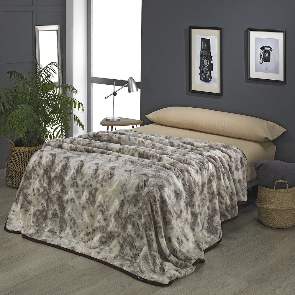 Mora Blankets