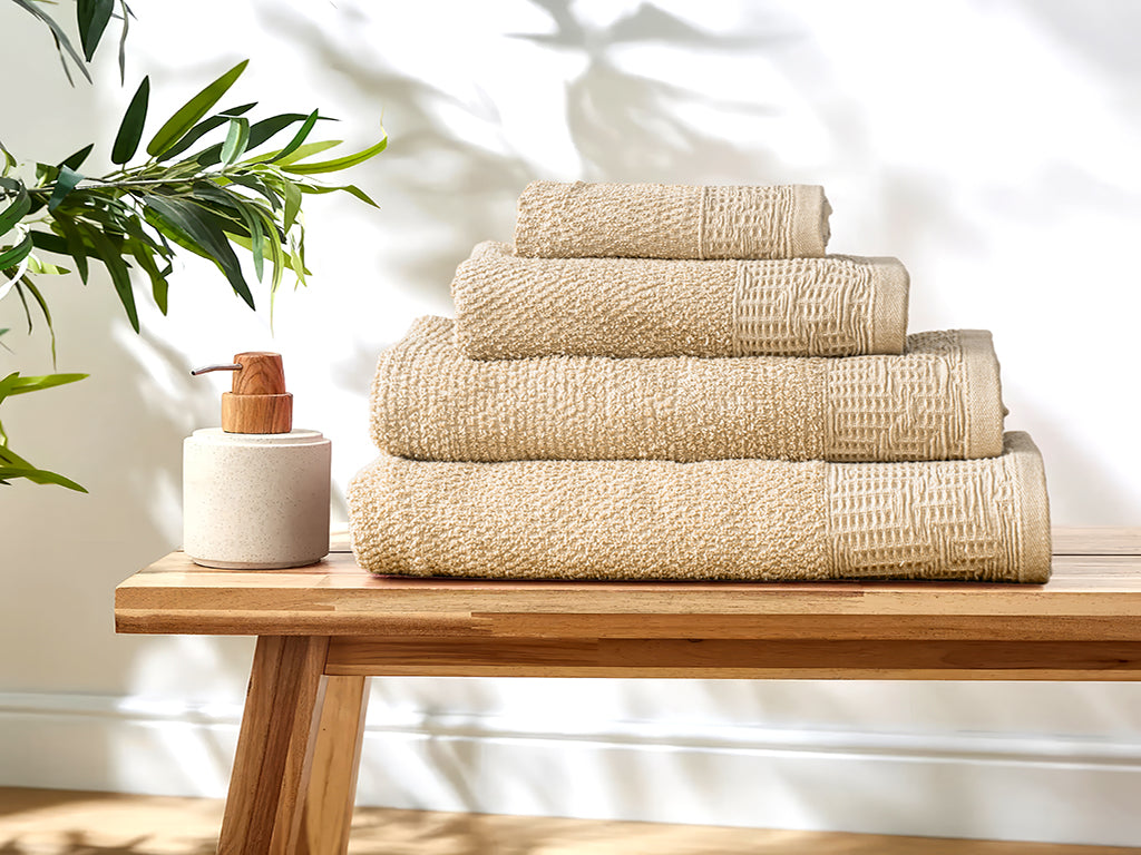 PACHA HOME Towel - Model: Waffle - 100% cotton.