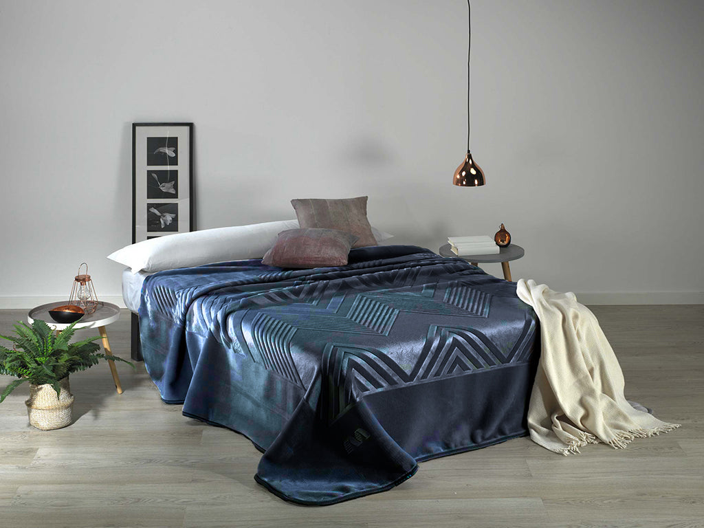 MORA ENGRAVED BLANKET PALIN MODEL J29 220*240