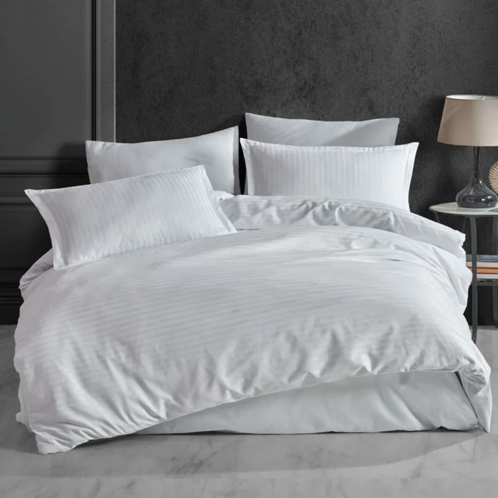 Plain Striped Quilt + Pillowcases