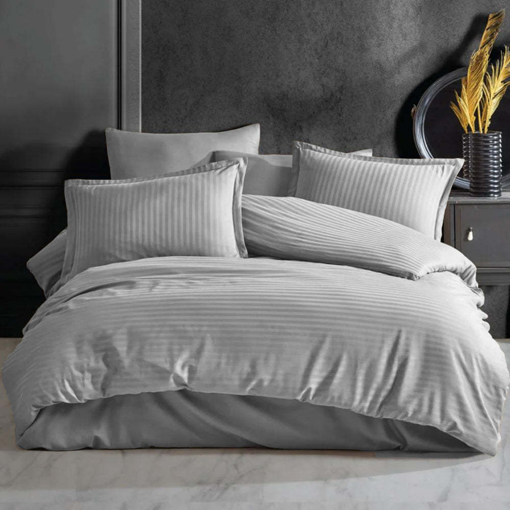 Plain Striped Quilt + Pillowcases