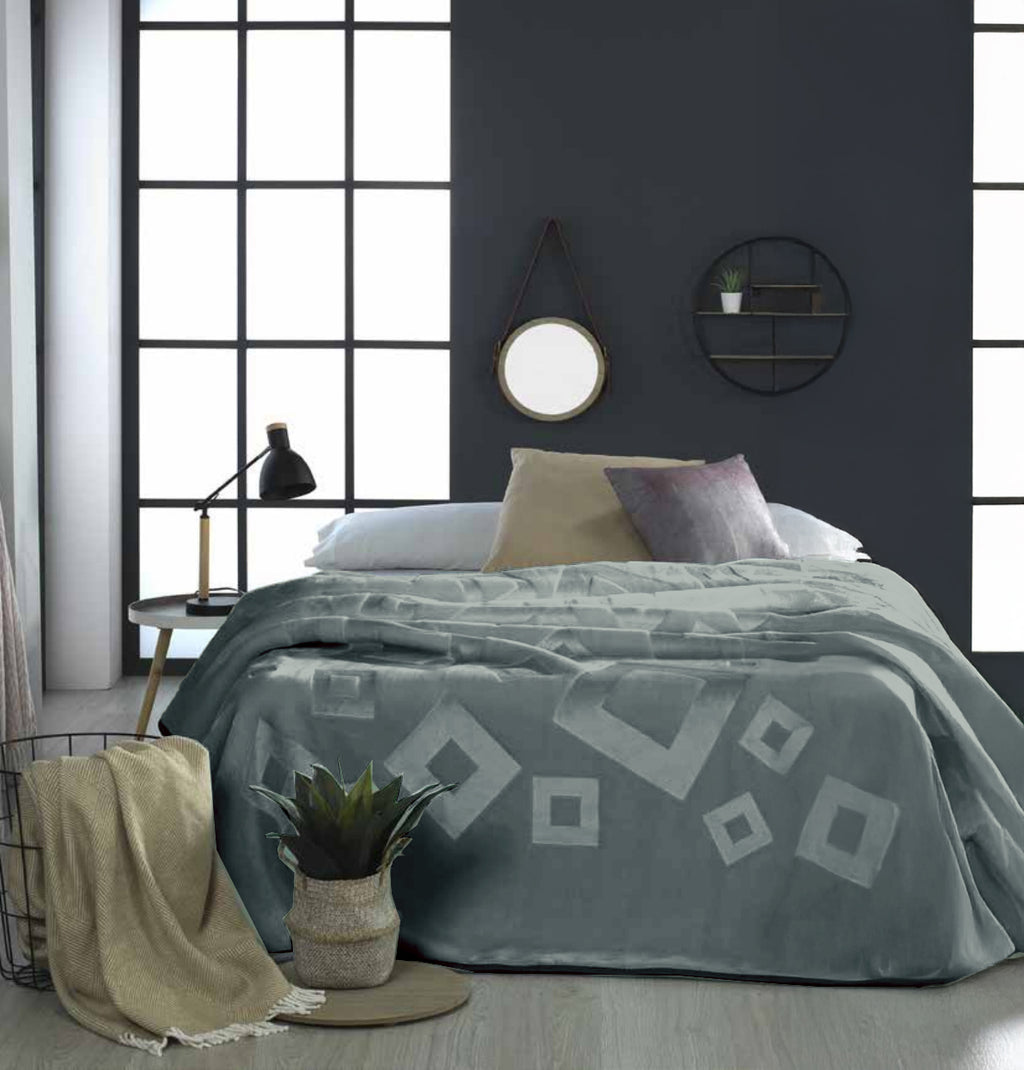 Mora Signature ENGRAVED Blanket Model 986