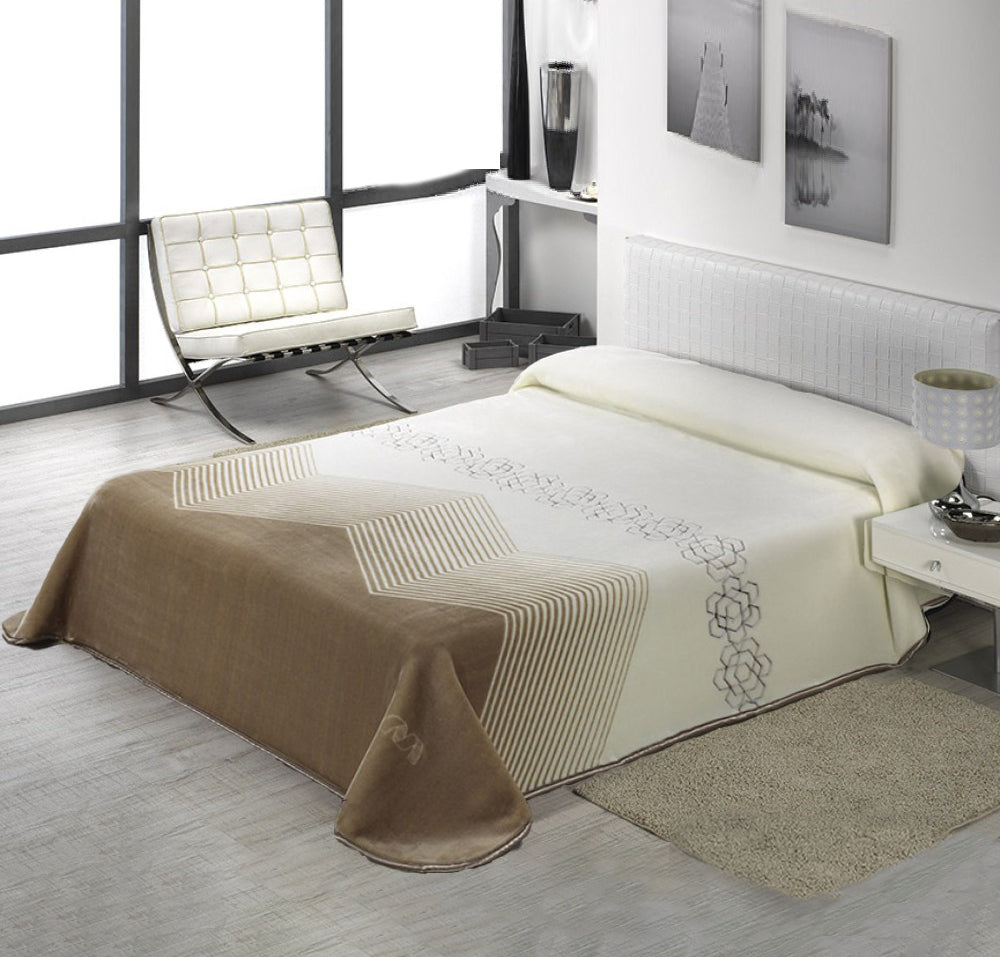 Mora GOLD Digital Embroidery Blanket Model B89
