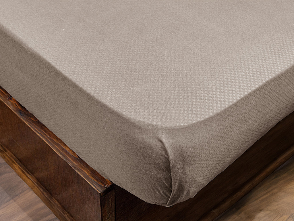 Embossed Bedsheet Set Fitted Model EFMF