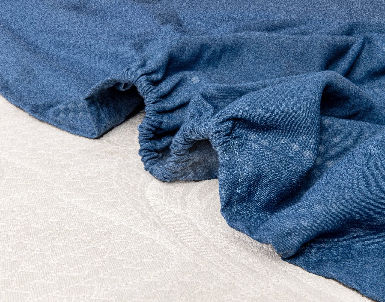 Embossed Bedsheet Set Fitted Model EFMF