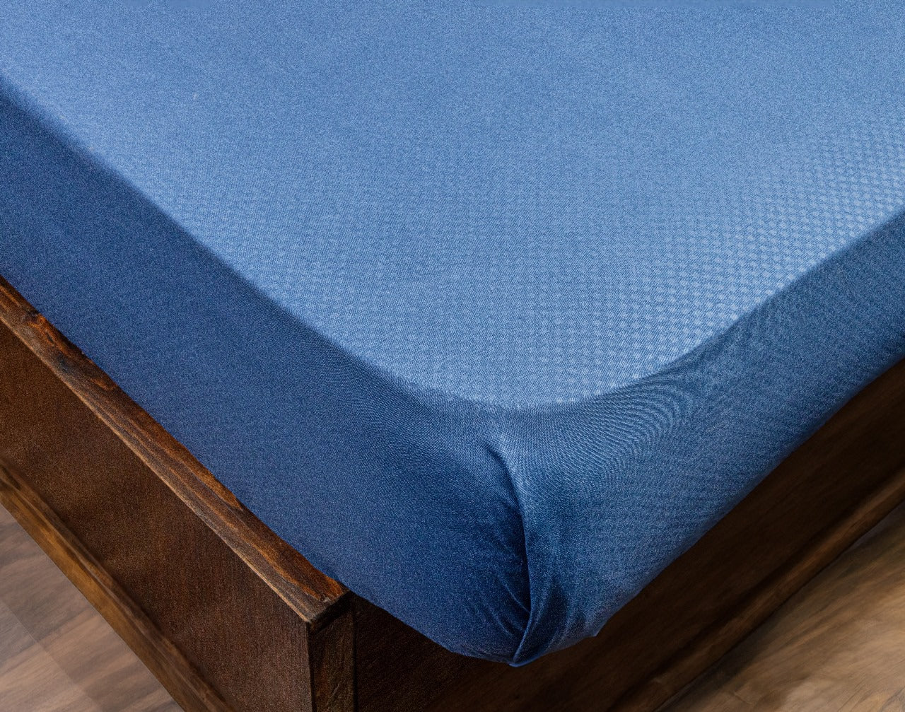 Embossed Bedsheet Set Fitted Model EFMF