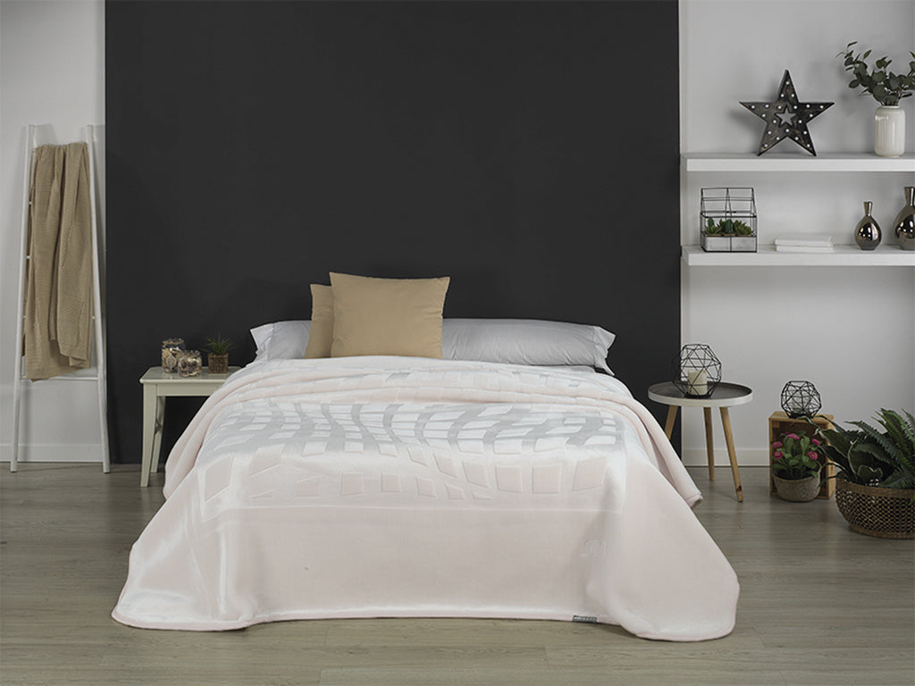 Mora ENGRAVED Blanket Model L77