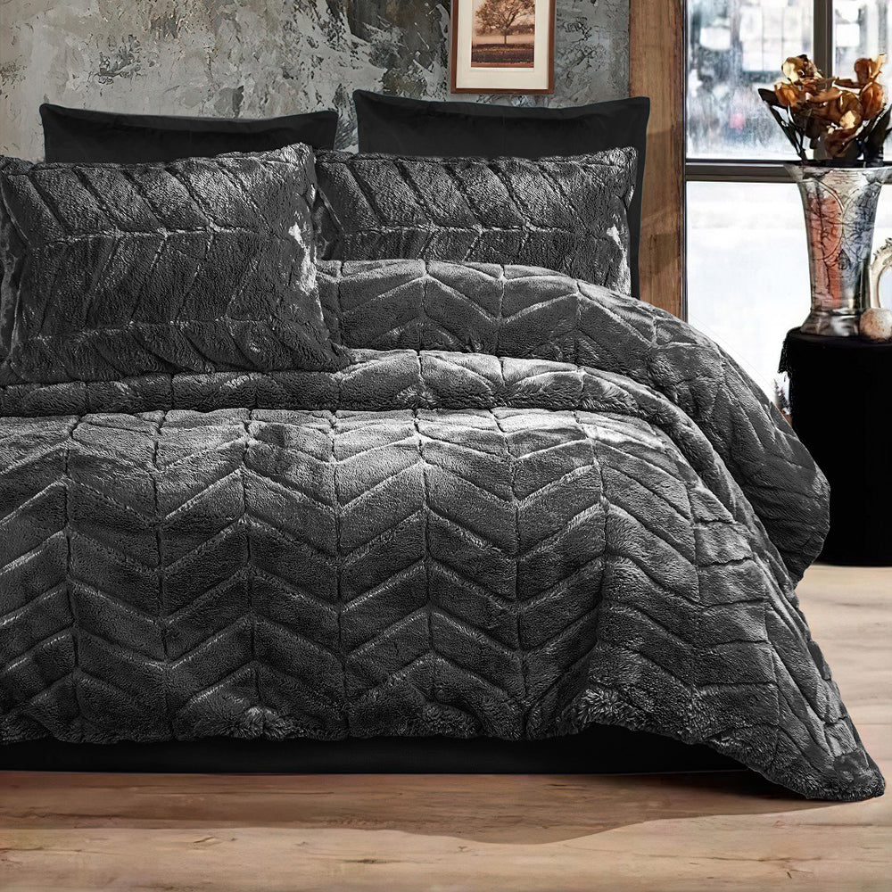 Dream Bed Quilt Fur Model LALA -Size 245*260 +2 Pillow Case