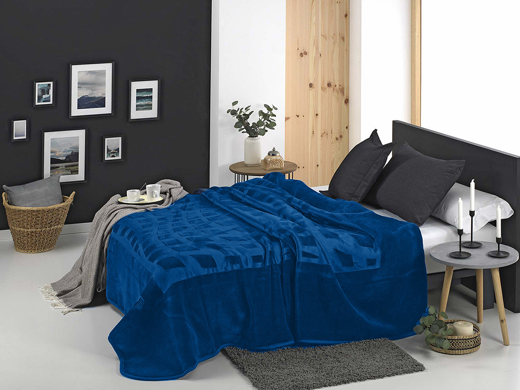 Mora Signature Engraved Blanket Model L77