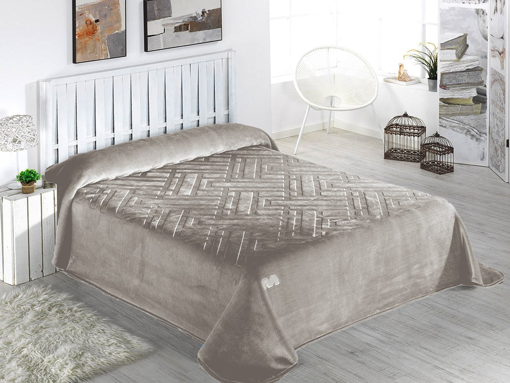 Mora Engraved Blanket Model F93