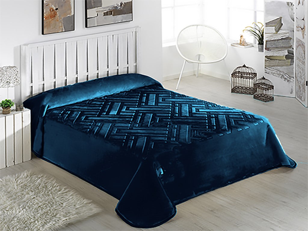 Mora Engraved Blanket Model F93