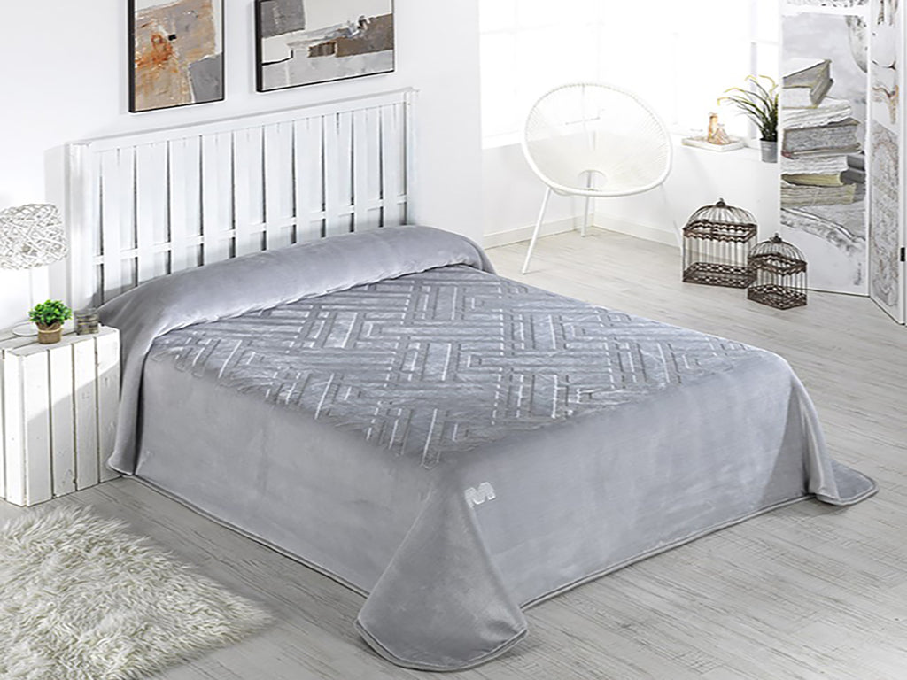 Mora Engraved Blanket Model F93