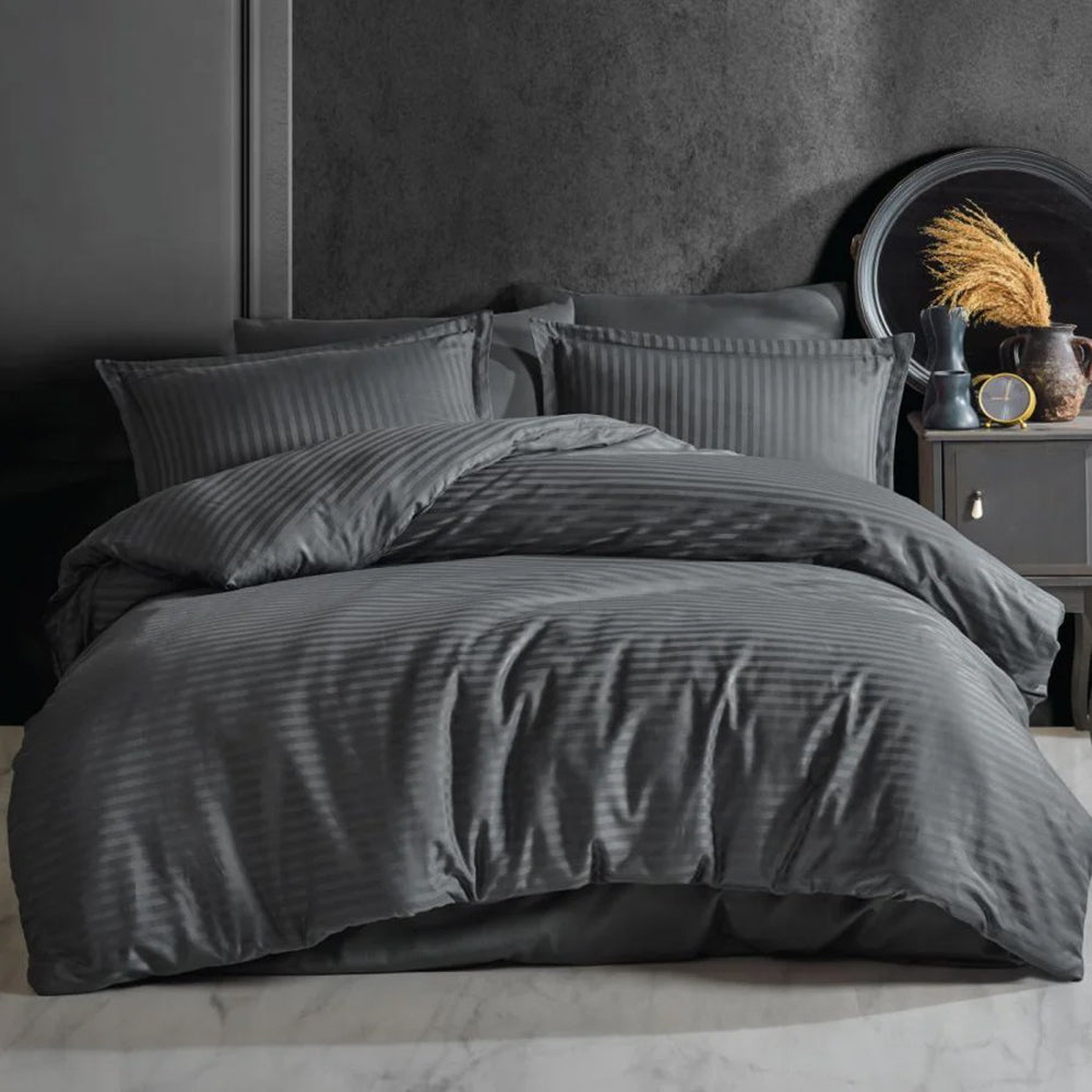 Plain Striped Quilt + Pillowcases