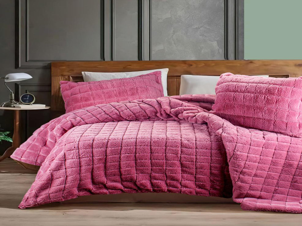 Pacha Home Quilt Fur Model NESREEN