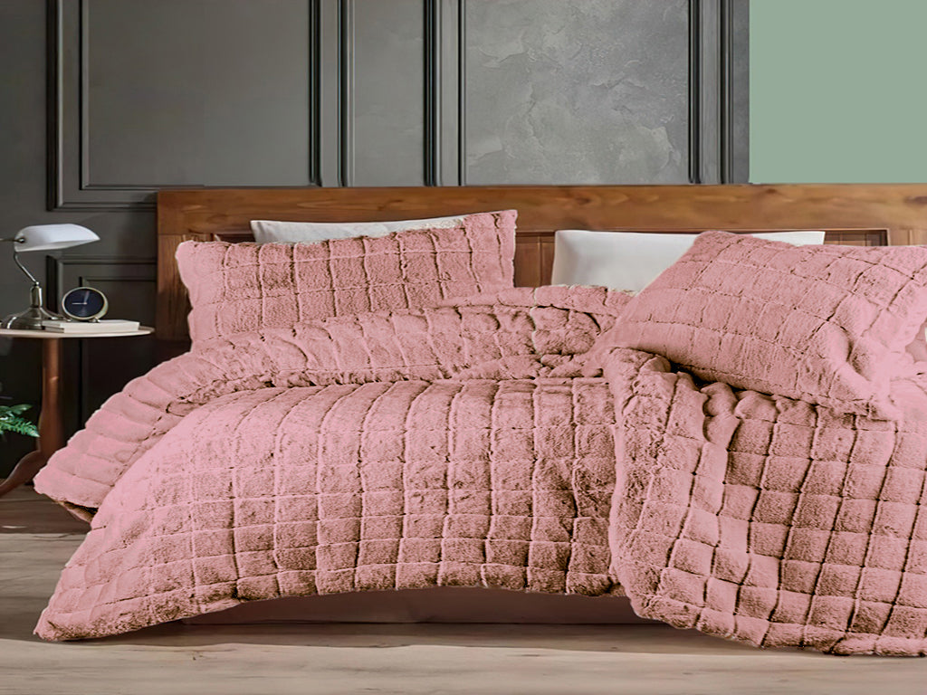 Pacha Home Quilt Fur Model NESREEN