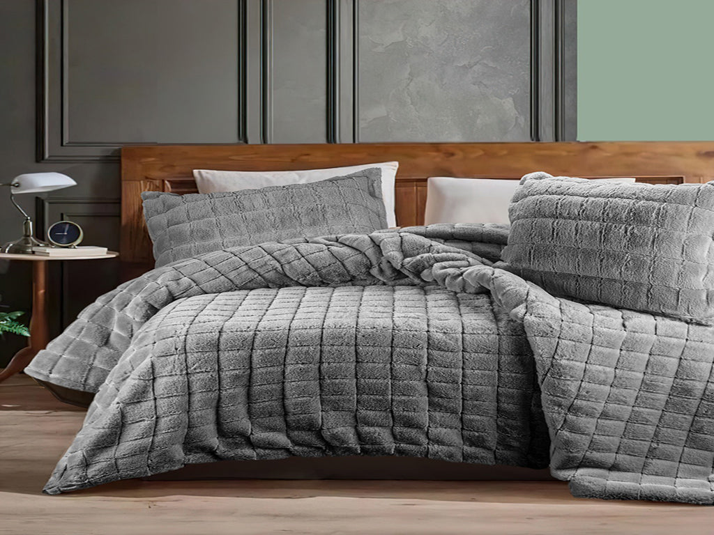 Pacha Home Quilt Fur Model NESREEN