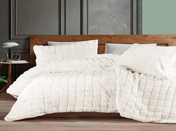 Pacha Home Quilt Fur Model NESREEN