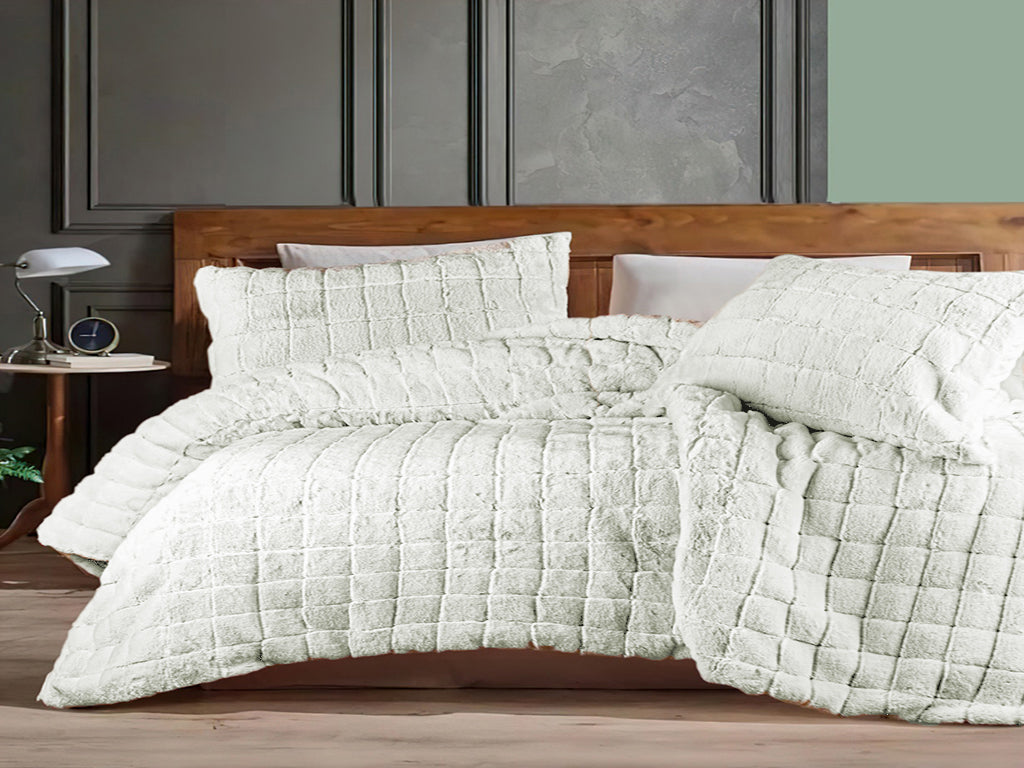 Pacha Home Quilt Fur Model NESREEN