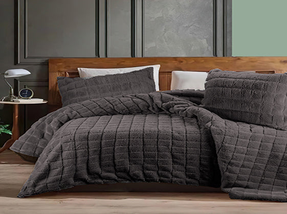 Pacha Home Quilt Fur Model NESREEN