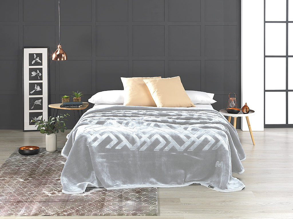 Mora Signature Engraved Blanket Model F93